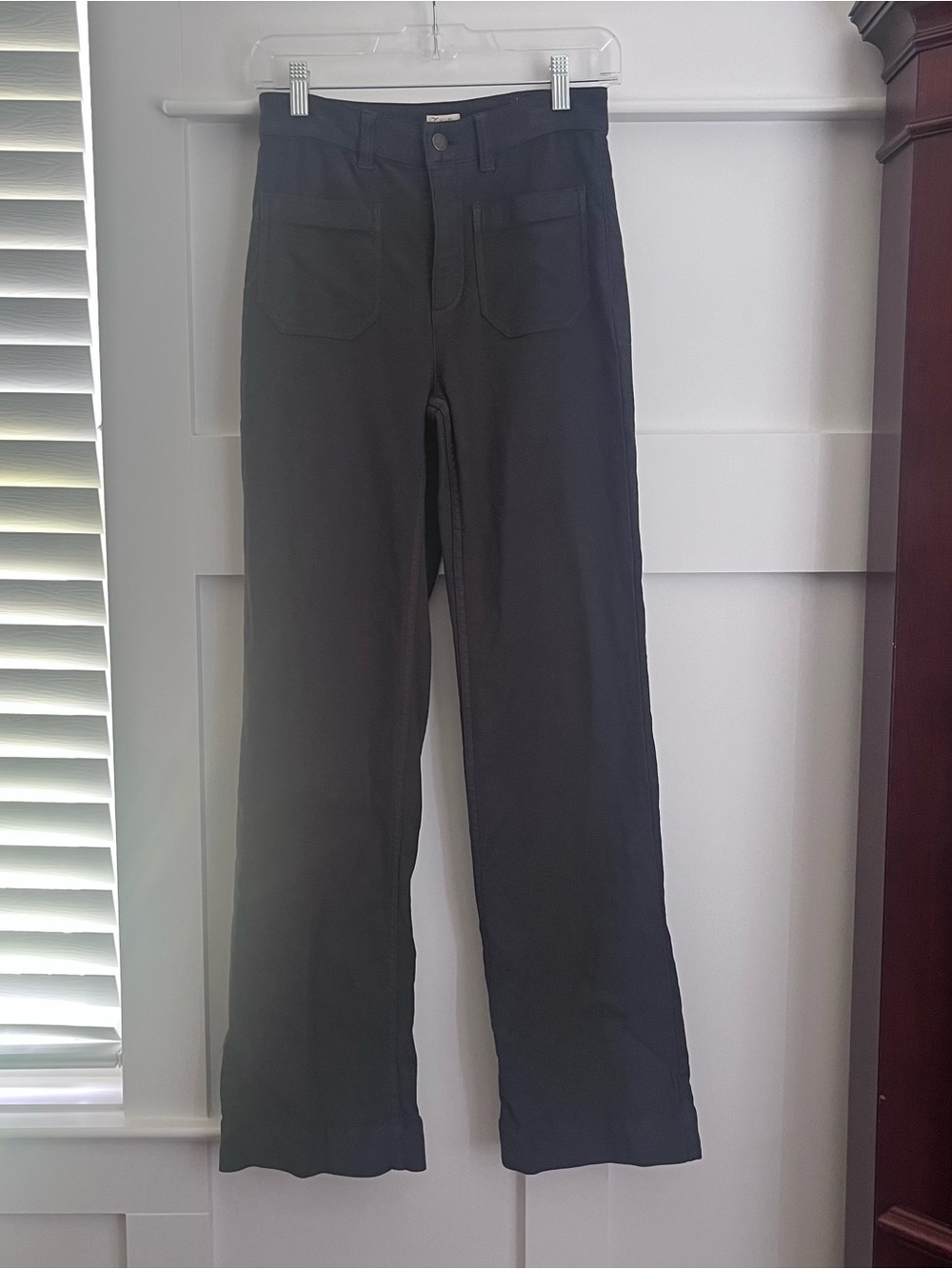 Faherty (26) Grey Patch Pocket Pants
